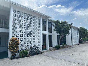 Building Photo - 6 3rd Ave N