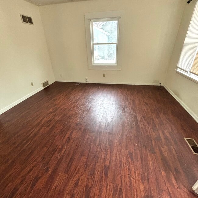 Foto del edificio - 6321 Cooper Rd