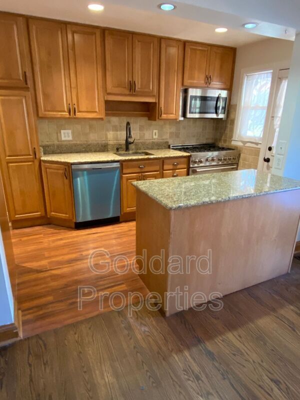 Foto del edificio - 8590 Quentin Ave