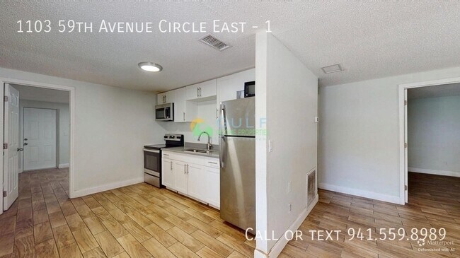 Foto del edificio - 1103 59th Ave Cir E