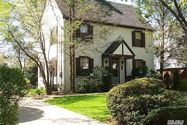Foto principal - 126 Allenwood Rd