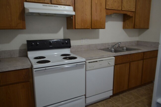 Foto del edificio - 4206 Primrose Dr