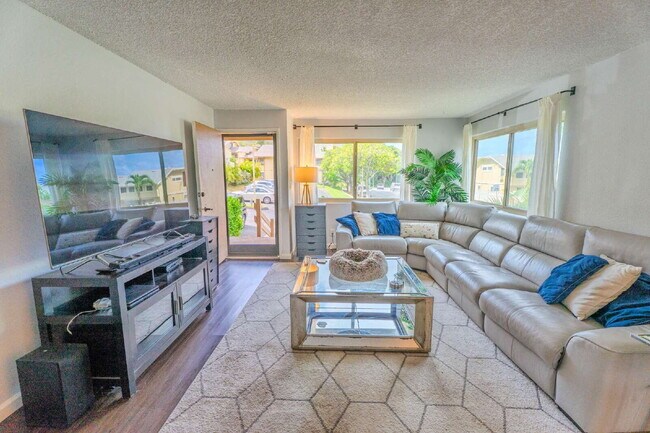 Foto del edificio - Modern Comfort in Mariners Village – Renov...