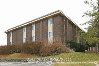 Building Photo - 208 Lakeshore Dr