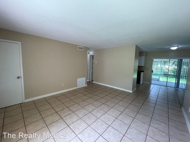 Building Photo - 3 br, 2 bath House - 5861 Elon Dr