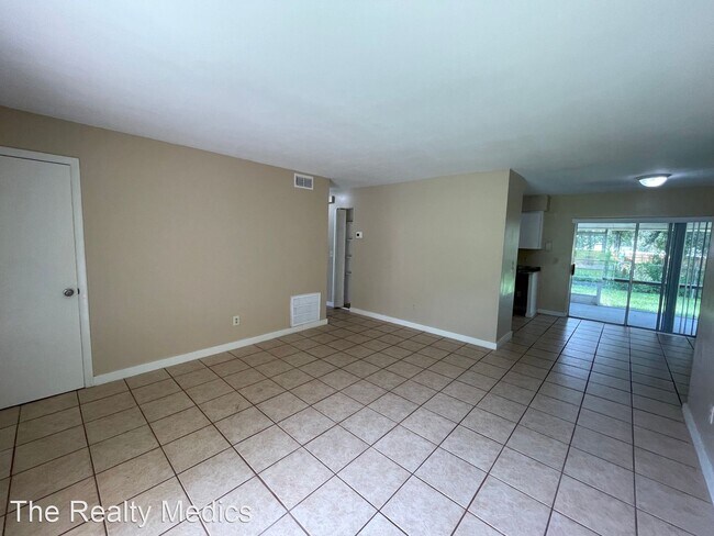 Foto del edificio - 3 br, 2 bath House - 5861 Elon Dr