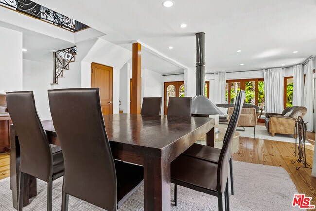 Foto del edificio - 10734 Lindbrook Dr