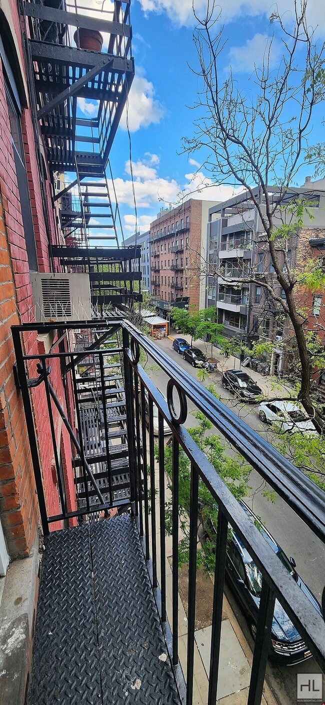 Building Photo - East 5th Street