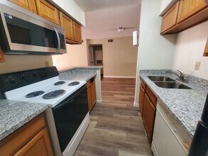 Building Photo - 9700 Leawood Blvd