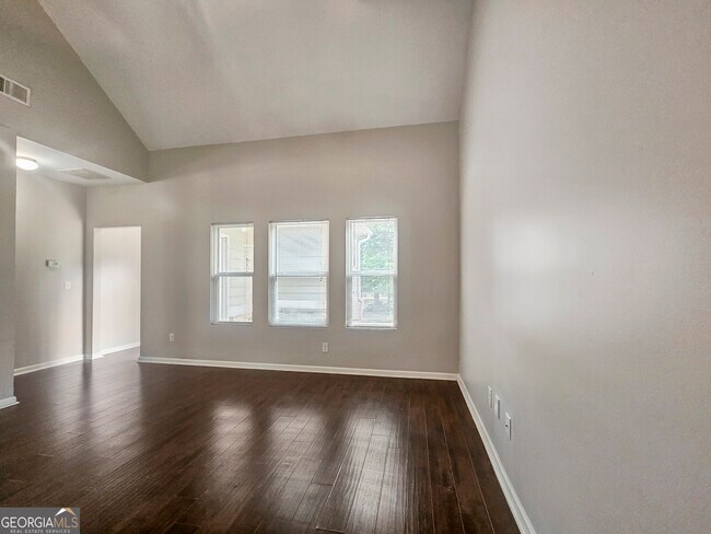 Foto del edificio - 213 Daisy Cir
