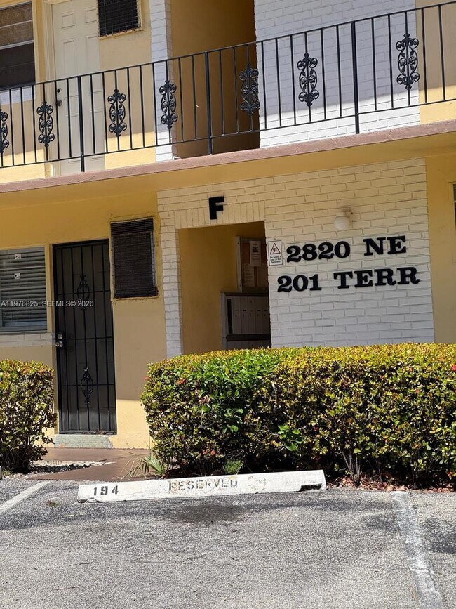 Foto del edificio - 2820 NE 201st Terrace