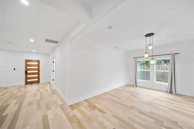 Foto del edificio - 6016 Gaston Ave