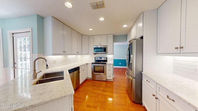 Foto del edificio - 1142 Westwood Dr