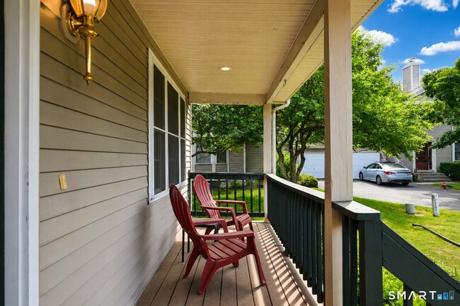 Building Photo - 2202 Meadowview Dr