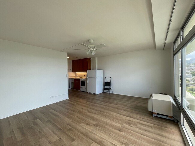 Building Photo - Beautiful Studio in the Queen Emma Garden,...