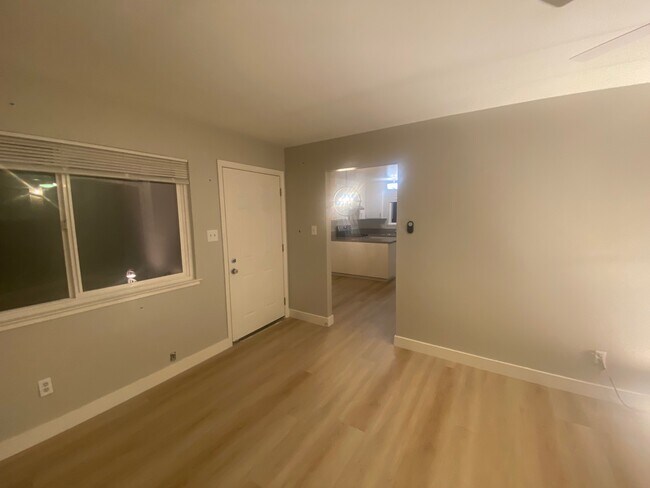 Building Photo - 5719 Woodleigh Dr