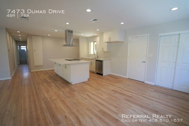 Foto del edificio - 7473 Dumas Dr