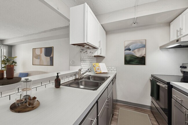 Plano de planta de 1 dormitorio x 1 baño con vista al norte o al sur - Cocina - Arrive 800 Penn