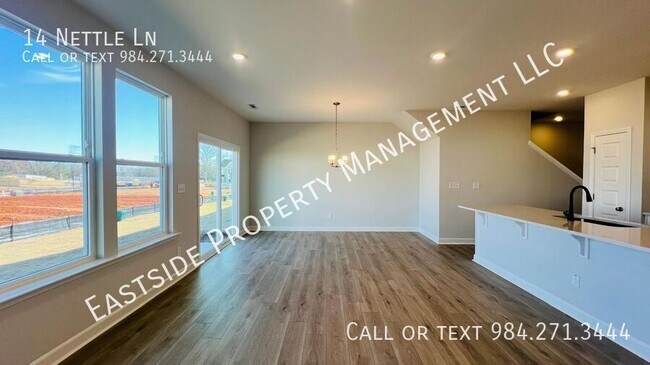 Foto del edificio - 14 Nettle Ln