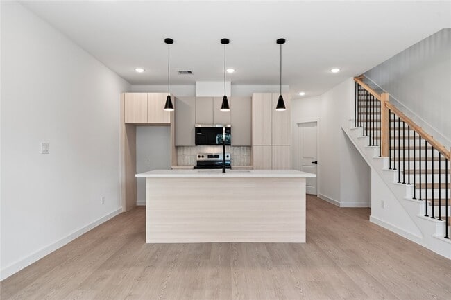 Foto del edificio - 1031 North Ln