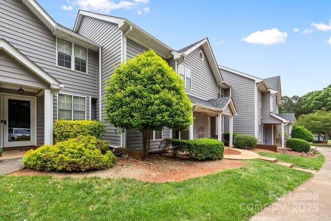 Foto del edificio - 2956 Iron Gate Ln