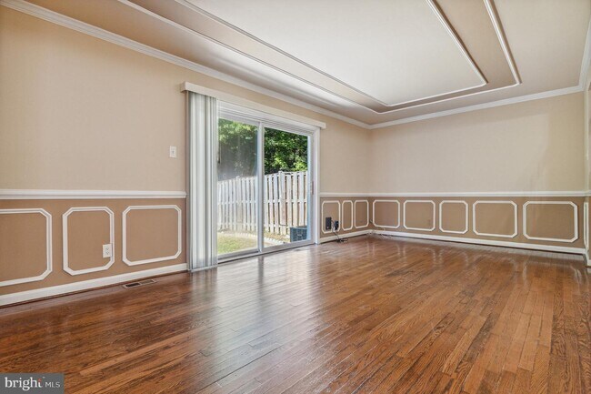Building Photo - 6002 Forrest Hollow Ln