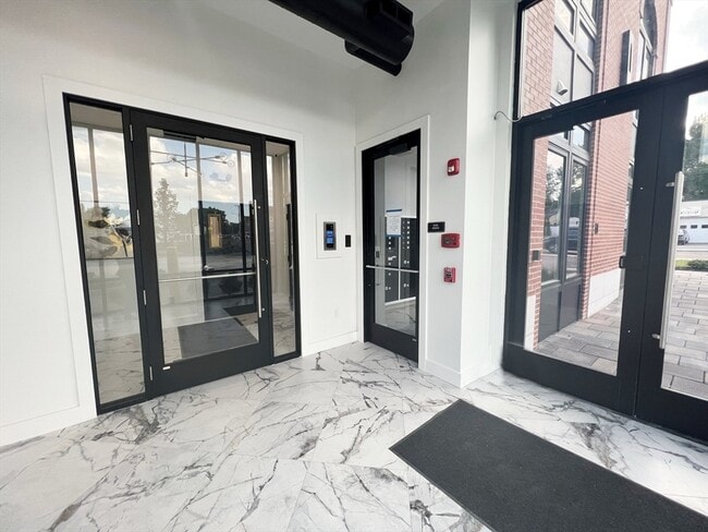 Building Photo - 80 Bridge St