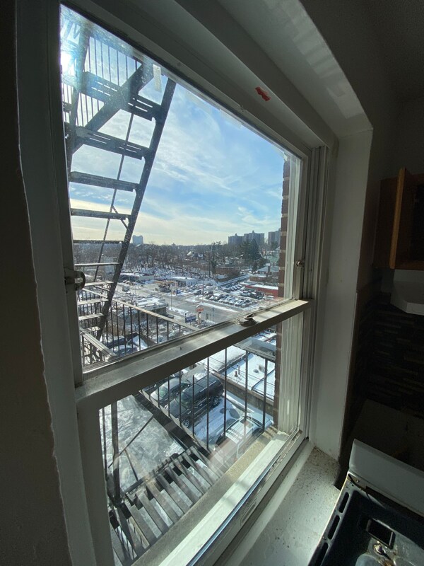 Foto del edificio - 142 Bruce Ave