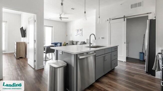 Foto del edificio - 5511 Caprock Smt Dr