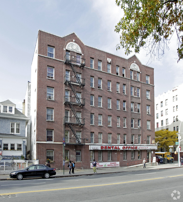 Foto principal - 86 W 183rd St