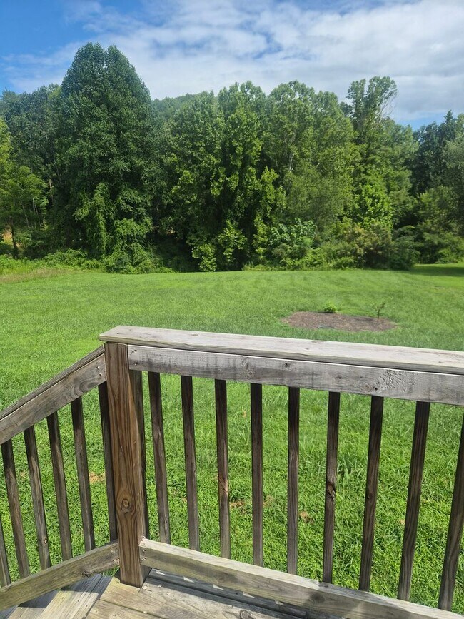 Foto del edificio - Heiskell 37754 - 3 bedroom, 2 bath home - Call Lisa Vineyard (865) 216-9334