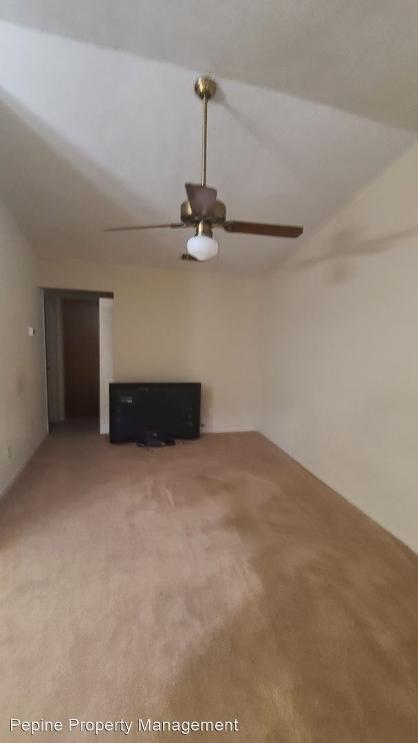 Building Photo - 2 br, 1 bath House - 2862 SW 39th Ave