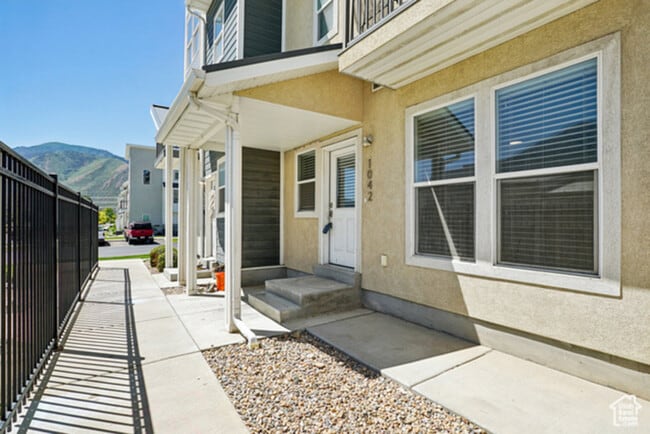 Building Photo - Your Next Home Awaits!