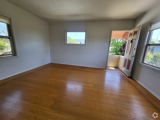 Building Photo - 1707 Sacramento St