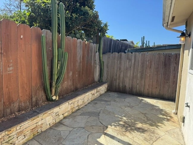 Building Photo - Great Three Bedroom One and 1/2 bath house in Seaside