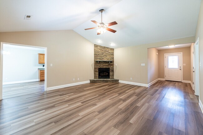 Foto del edificio - 637 Marston Ln
