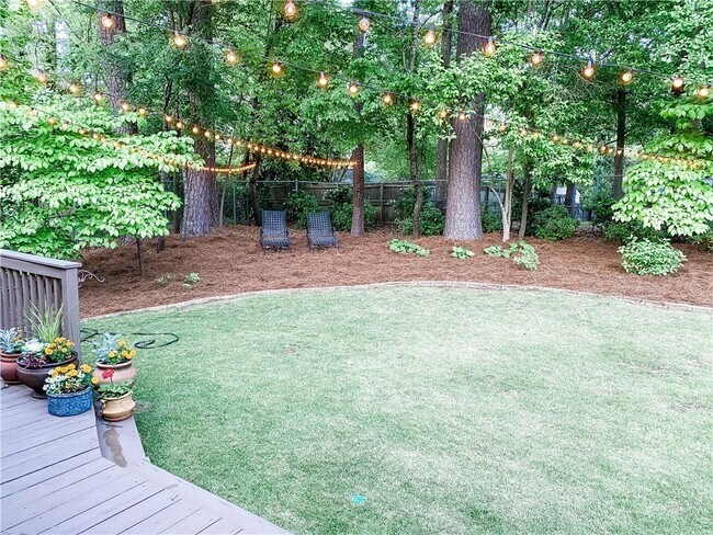Foto del edificio - 2841 Cravenridge Dr NE