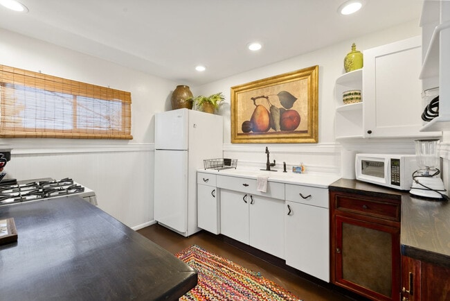 Building Photo - 4075 AZ-89