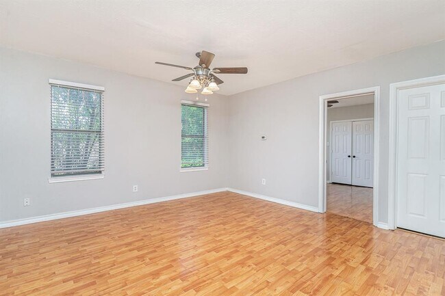 Building Photo - 5803 Tremont St