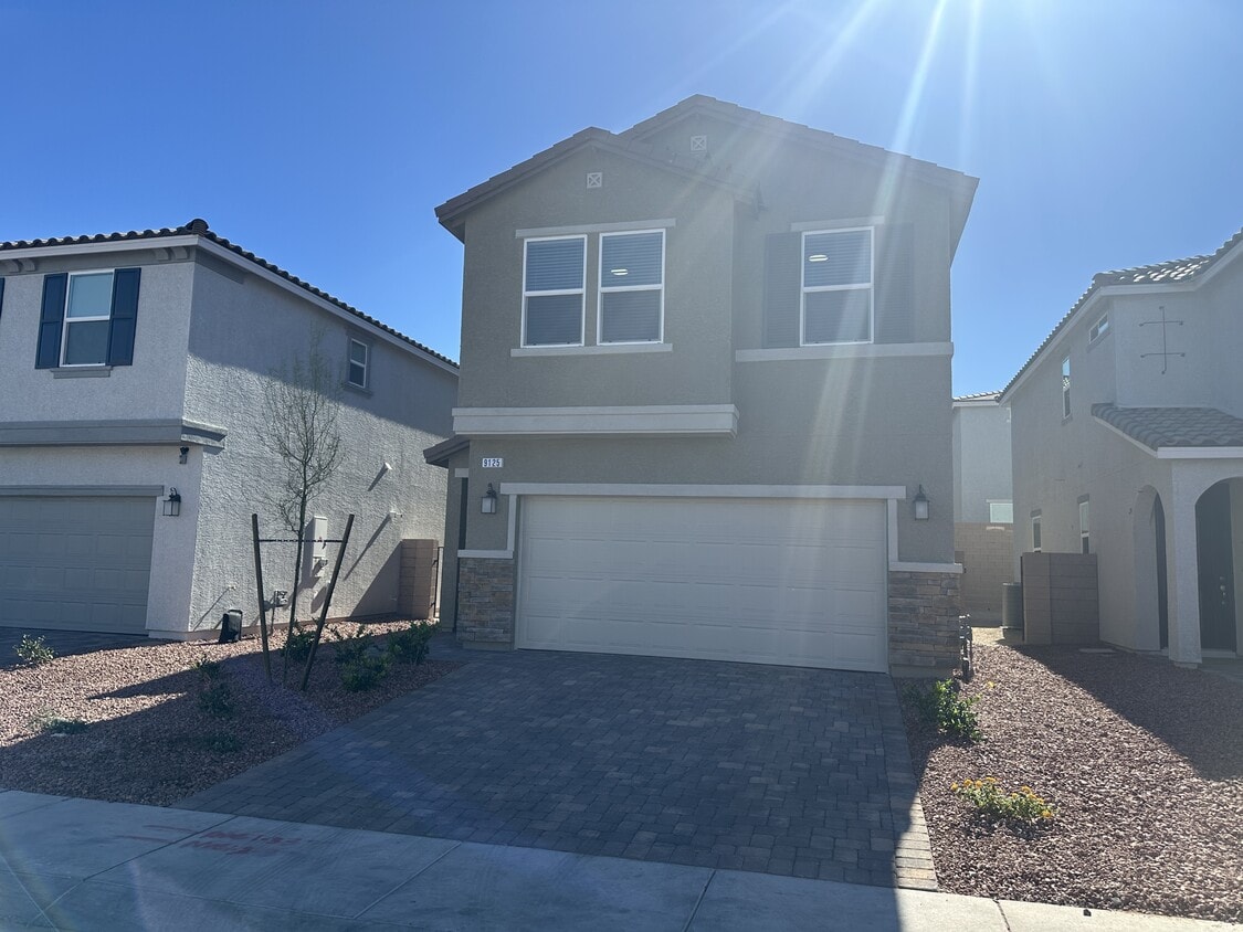 Foto principal - 9125 Rivington Ave