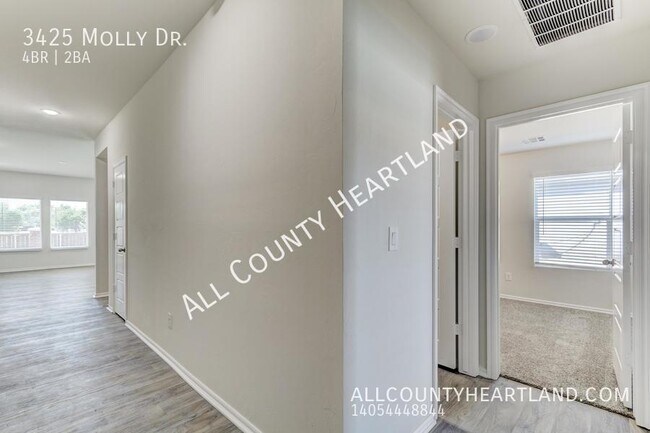 Building Photo - 4bed/2bath in Mustang!