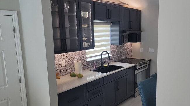 Foto del edificio - 316 Greenwoods Dr
