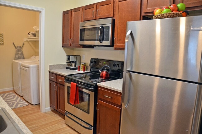 Building Photo - The Enclave Apartments