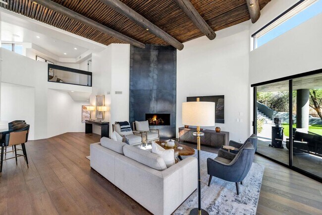Foto del edificio - Rates Vary: $12,495 - $19,995