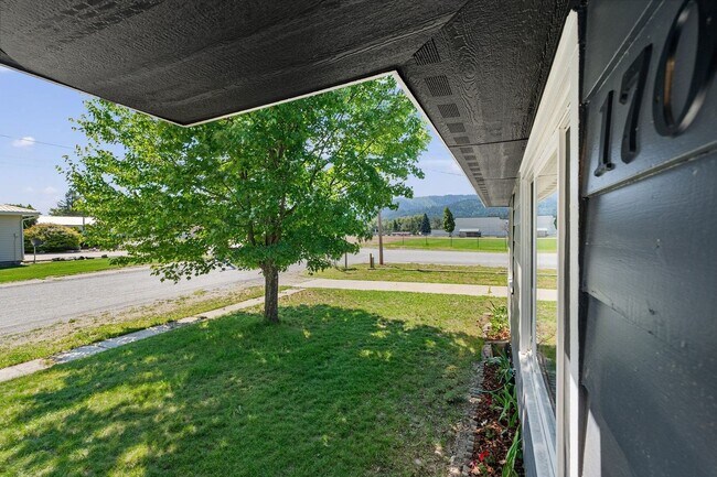 Building Photo - Rancher with unfinished basement APP#41)