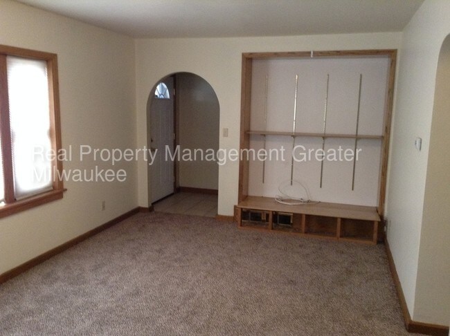Building Photo - 4032 N 92nd St