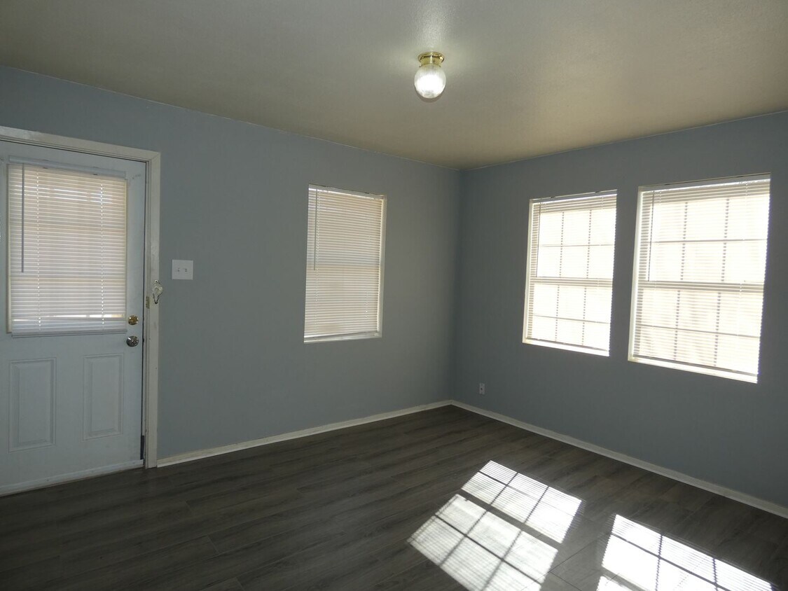 Foto principal - 1358 Mulberry St
