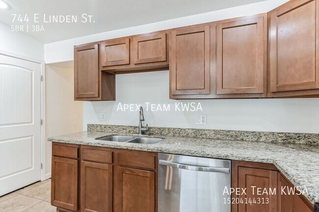 Foto del edificio - 744 E Linden St