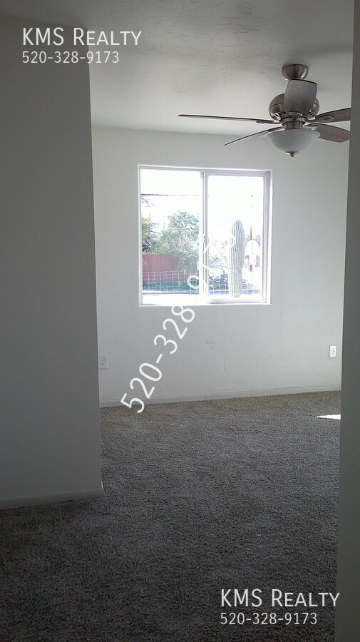Building Photo - 3 Beds / 2 Baths Home - OWNER / AGENT