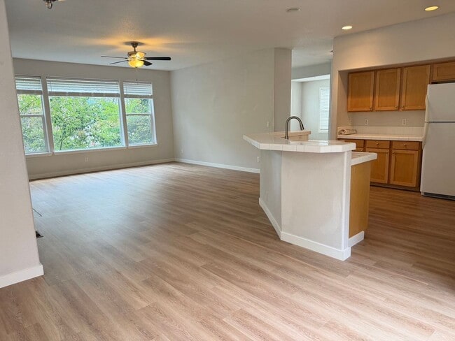 Building Photo - 184 SW 105th Terrace